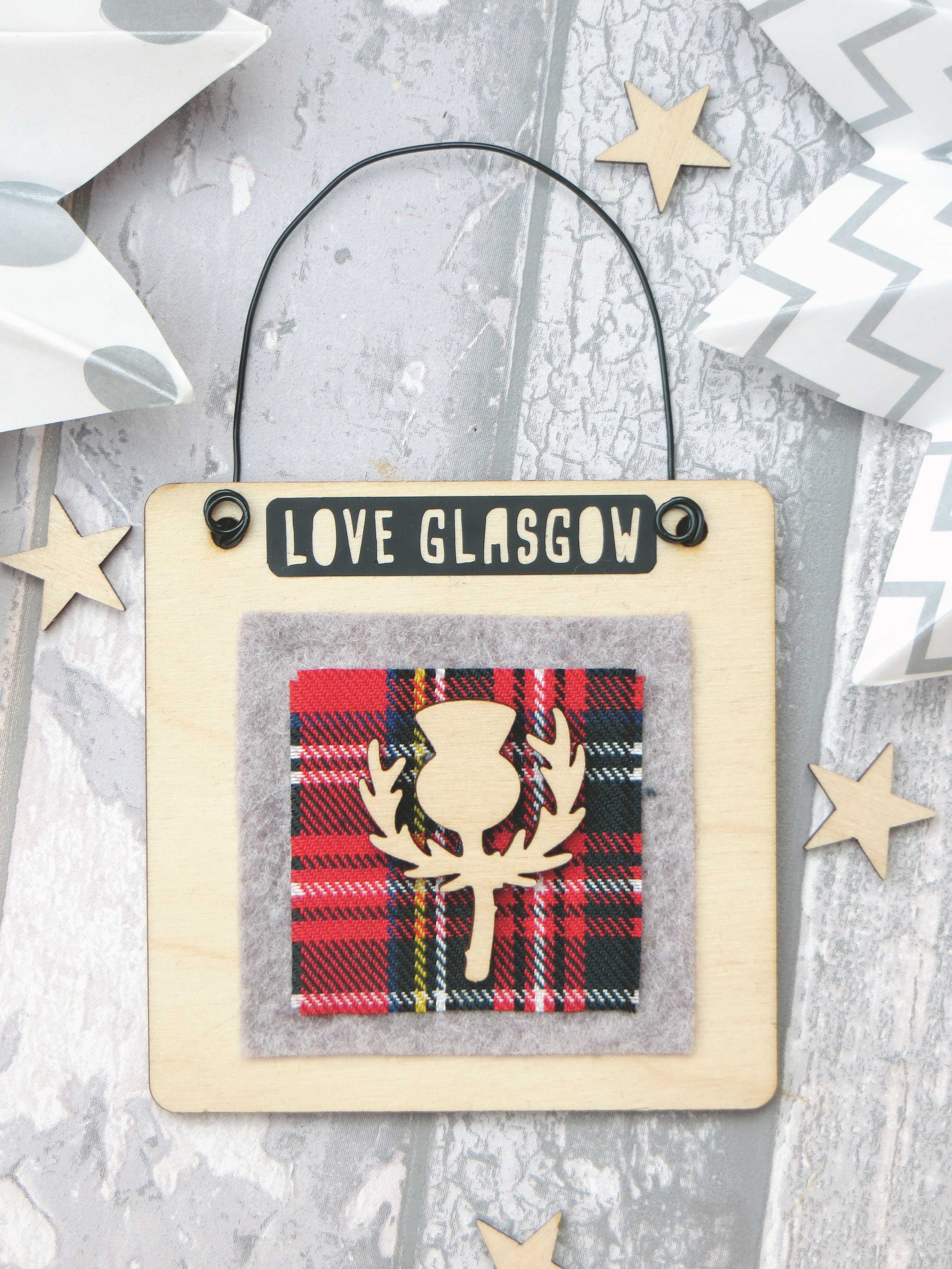 HANGINGS/LOVEGLASGOWNEW.jpg